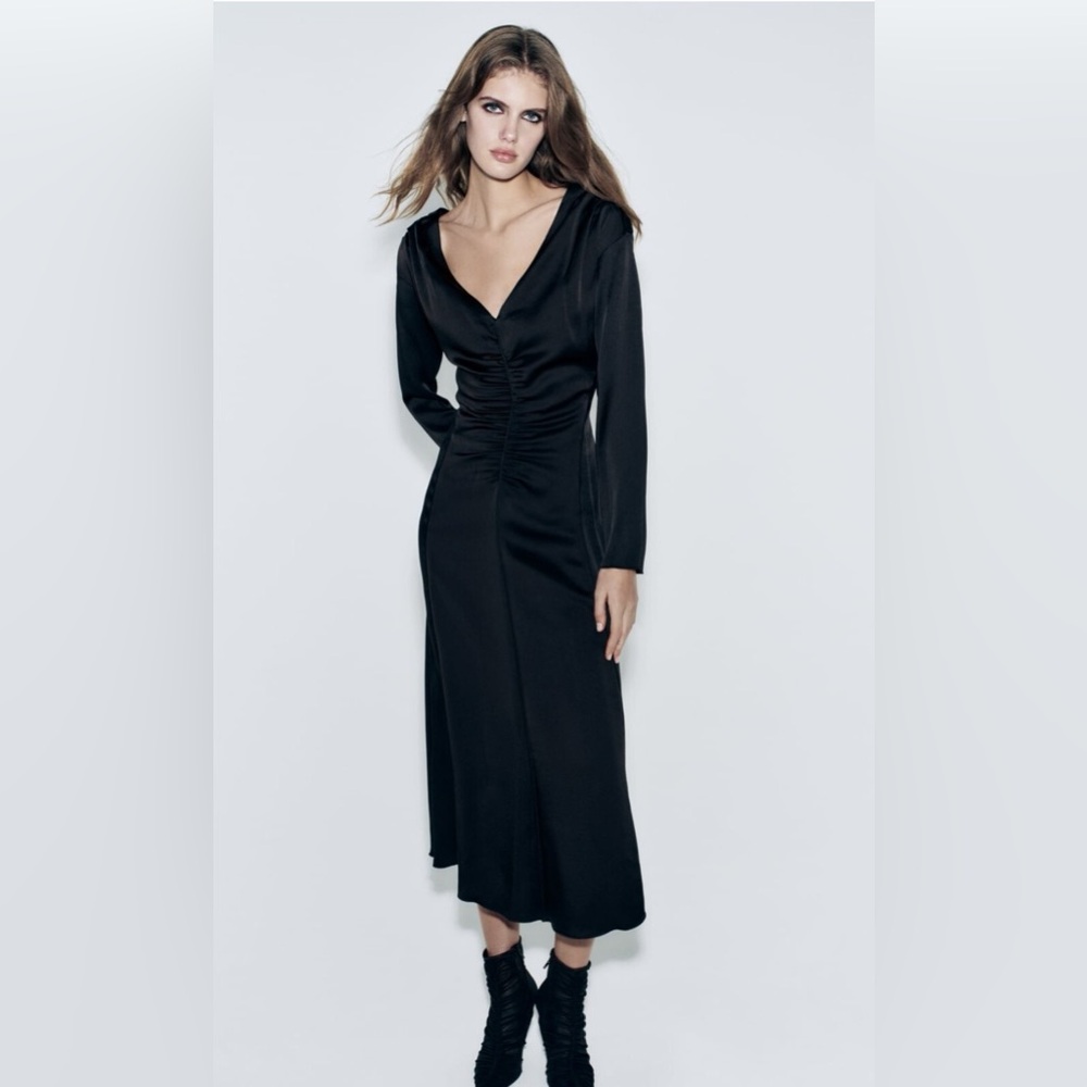 NWOT Zara Satin limited edition ruched Long Sleeve V-neck pleated Dress Black L